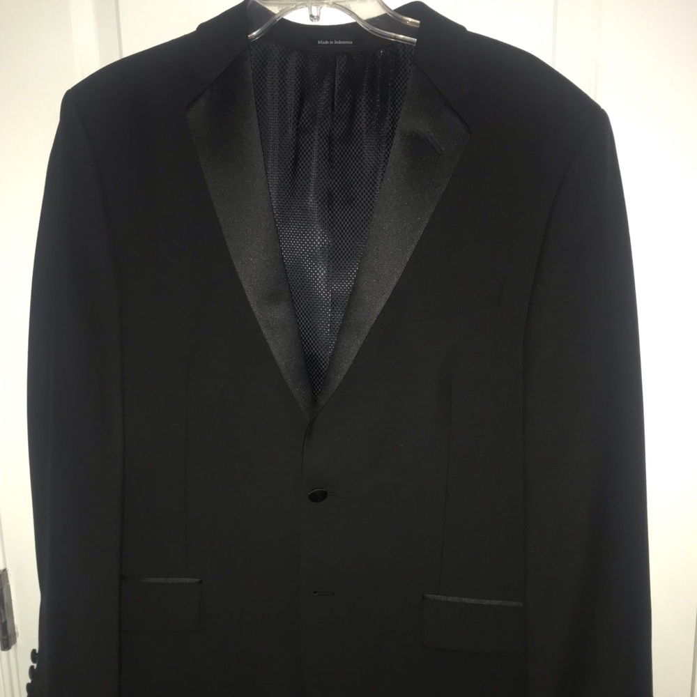 Wilke Rodriguez modern fit tuxedo